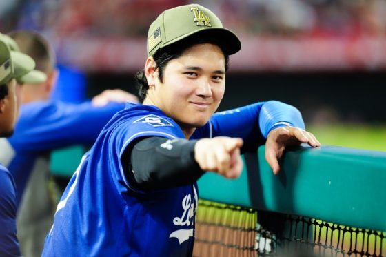 大谷の活躍を見届けた17歳美女 炸裂させた“推し”への愛…回転投球が「め
