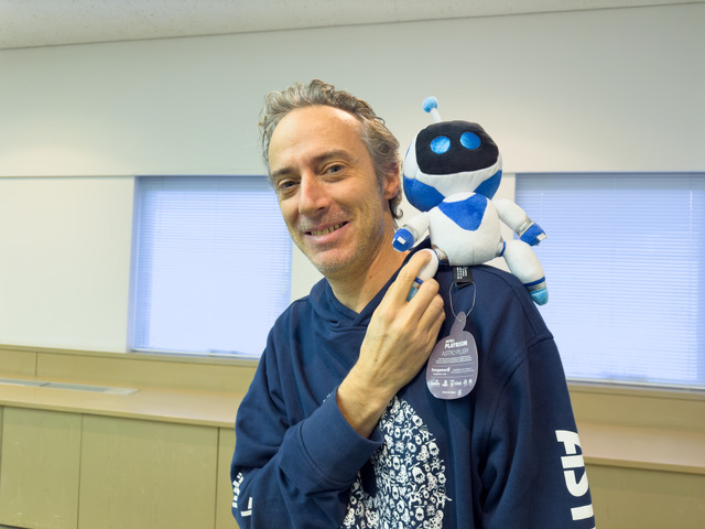 『蚊』『俺の料理』の小ネタって海外でもウケてるの？『アストロボット』Team ASOBI代表ニコラ氏への単独インタビューで直接訊いてみた【TGS2024】