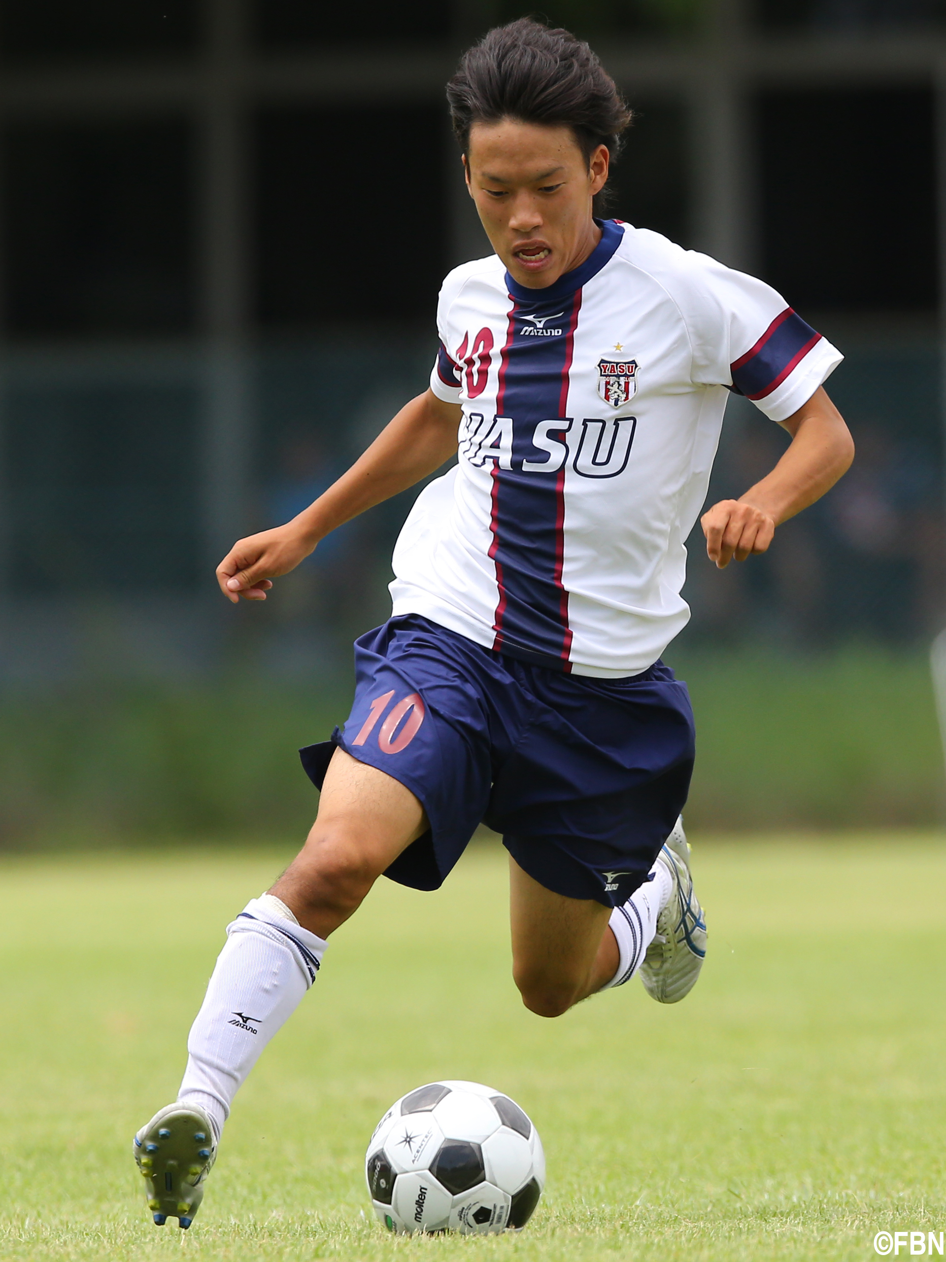 MOM1096]野洲FW村上魁(2年)_セクシー軍団の最前線に異能の才｜Infoseek