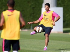 スアレスがバルセロナの練習に初合流「再びサッカー選手として…」