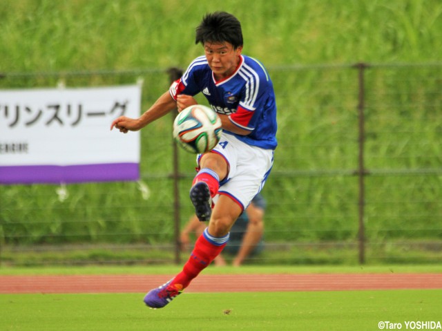 [プリンスリーグ関東]マンC短期留学の横浜FMユース・和田が先制ゴール(4枚)