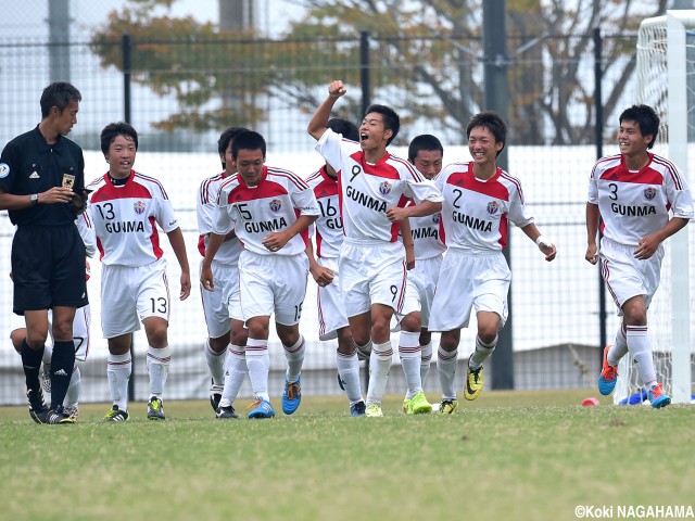 [国体少年男子]群馬県が決勝へ!MF佐藤がダメ押しの一撃(12枚)