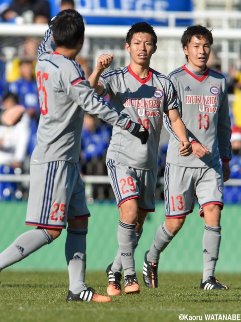 [大学選手権]夏冬連覇へ王手!!「仲間を笑顔に…」流通経済大が4発勝利で初の決勝進出