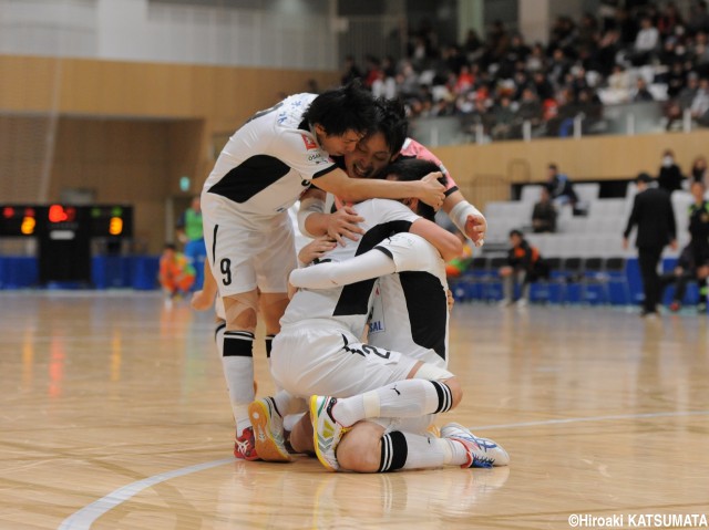 [Fリーグ]シーズン5位の大阪が2位大分を撃破!　下剋上で2回戦進出!