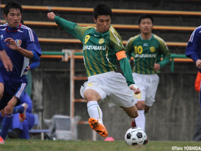 静岡学園はエースストライカー・FW加納主将が同点ヘッド:静岡新人戦(8枚)