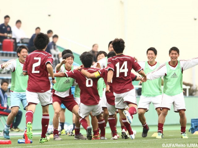 [関東]早慶戦は早稲田大に軍配、MF堀田の決勝弾で7戦ぶり白星!!(20枚)