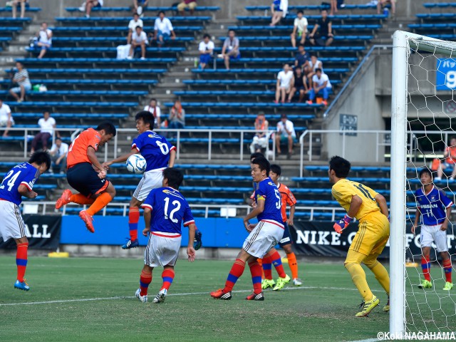 [クラブユース選手権(U-18)]身体能力の高さ見せつけた大宮ユースSB朝妻、渾身の追撃ヘッド(8枚)