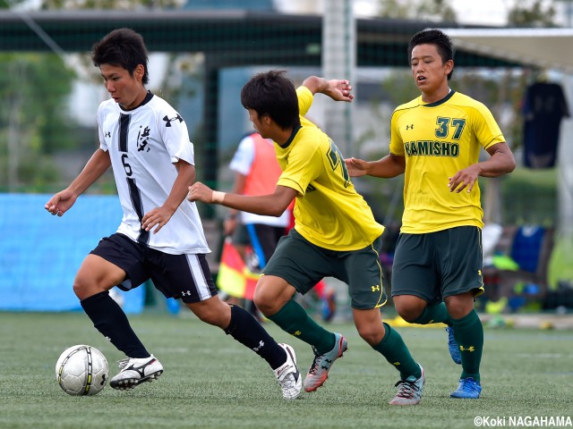 [UAチャレンジカップ]元日本代表MF金田氏が高校生の試合を観戦、スペースではなく足下へ通すパスの重要性を説く