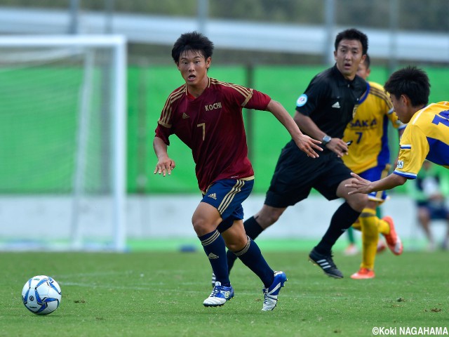 [国体少年男子]高知県、反撃実らずPKの失点に泣く(20枚)