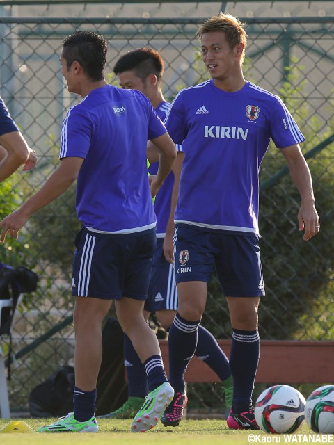 オマーン合宿中のハリルJに本田&南野が合流(8枚)