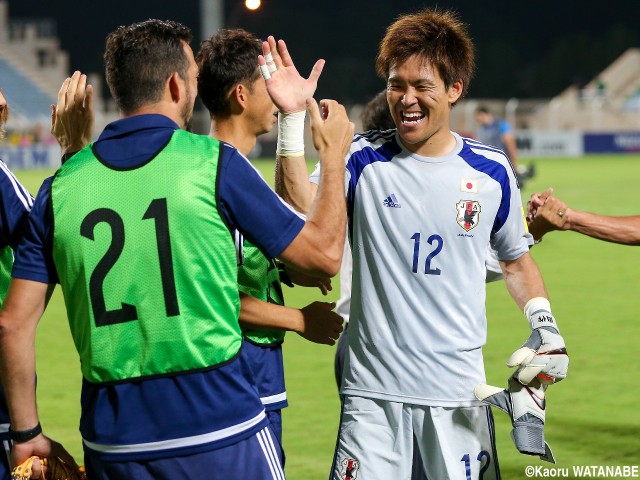 完封勝利に貢献したGK西川と吉田&槙野の両CB(12枚)