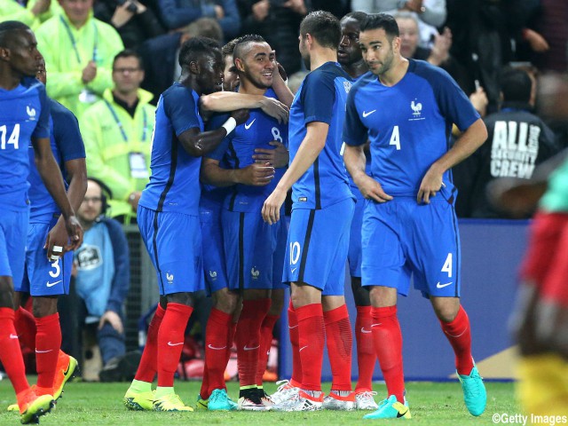 [国際親善試合]EURO開催国フランス、2度のリード追い付かれるもパイェFK弾で劇的勝利(8枚)