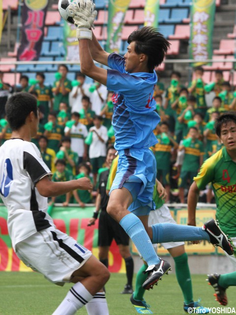 [総体]テクニカルGK田原とJ注目GK山ノ井、静岡学園は2枚の看板GKが完封、PK戦勝利に貢献(10枚)