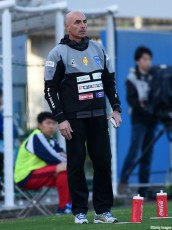 横浜FCルス監督が再離脱…不整脈など再検査のため一時帰国