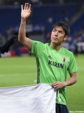 長谷部がモデル佐藤ありさと結婚 長谷部のアプローチから5年