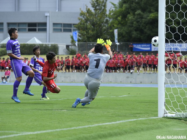 [総体]自慢のサイド攻撃とセットプレーで圧倒、香川西が初出場の北照に8-0大勝