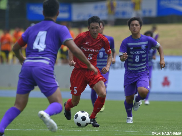 [MOM1824]香川西MF蟹田悠平(3年)_仲間のカバーに奮闘したボランチ、2得点の活躍も