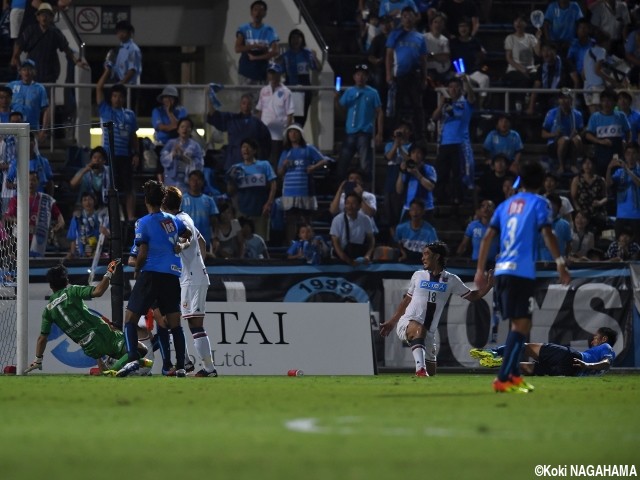 横浜FCが2年ぶり3連勝で首位札幌止めた!札幌11戦ぶり黒星