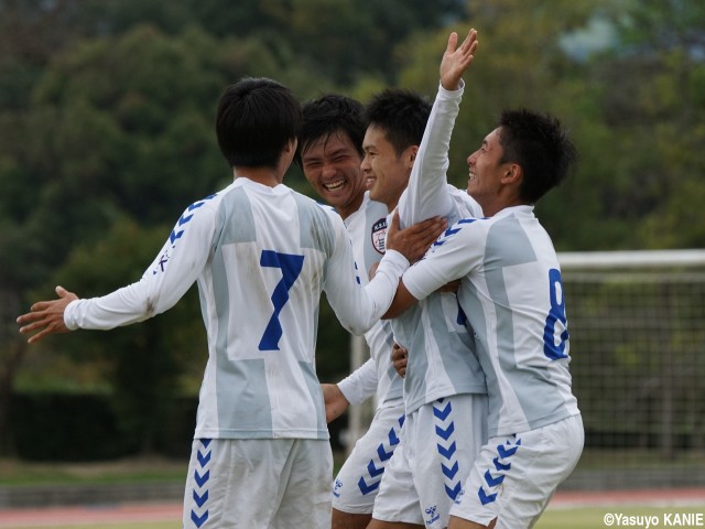 [関西]京都産業大が4発快勝で3戦負けなし!FW久保吏久斗が2得点の活躍(16枚)