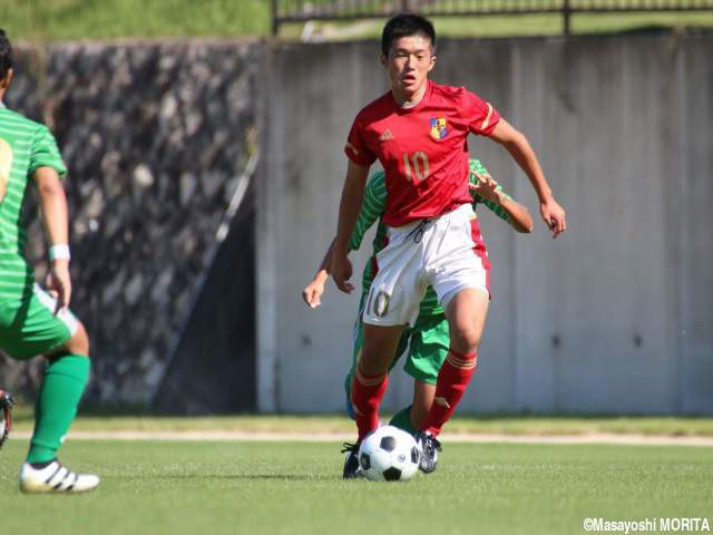 [選手権予選]「全国基準のボランチ」へ、意識変えた松山工の10番MF大木が4-0快勝に貢献:愛媛