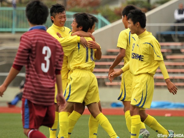 [選手権予選]檄に応えた西目MF伊藤主将、後半のループ弾で新屋にとどめ刺す:秋田(4枚)