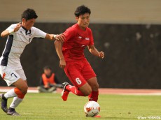 [選手権予選]東福岡の高校選抜MF鍬先が先制アシスト! インターセプトからのスルーパスでゴールもたらす(4枚)