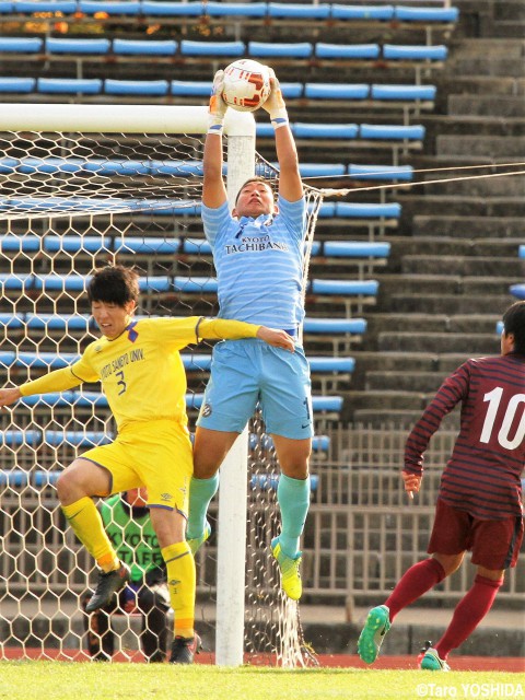 [選手権予選]京都橘の注目GK矢田貝がゴール死守、先制点を守り切る(4枚)