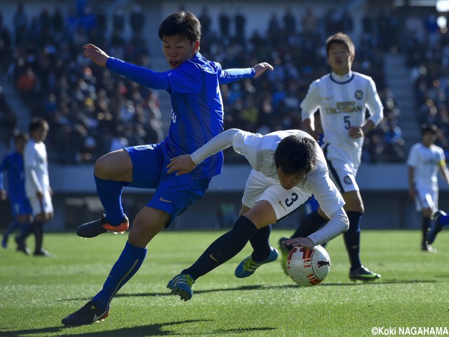 連係の要・G大阪内定の市船MF高宇洋が、縦横無尽にピッチを駆ける(4枚)