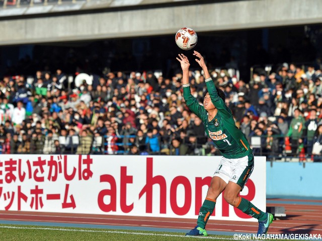 脅威の“飛び道具”で青森山田MF郷家がダメ押し弾の起点に(4枚)