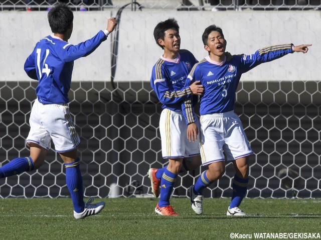 チームの思いが乗り移った一撃! 佐野日大DF梅澤崚が執念の同点ゴール(4枚)