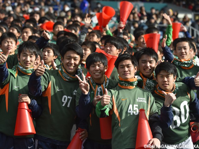 雪国で培った熱い魂!初優勝を後押しした青森山田応援団(8枚)