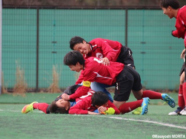 [新人戦]悲願の選手権出場へ改革中の三田学園、9人目までもつれたPK戦制して兵庫4強入り