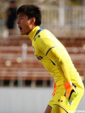 [新人戦]九州屈指の守護神、鹿児島城西GK泉森が逆転勝ちに貢献(4枚)