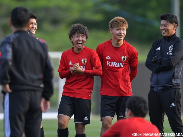 笑顔弾ける我らがキャプテン!! U-20日本代表MF坂井大将(8枚)