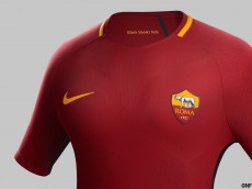トッティ退団のローマ、2017-18シーズンのユニフォームを発表(4枚)