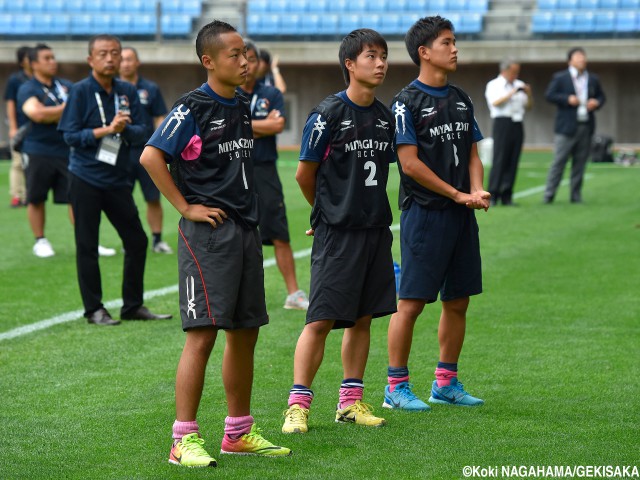 病魔に打ち勝った男が次に見据えるは…日大藤沢MF柴田「選手権では俺が全国一位を獲らせる」(4枚)