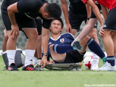 U-17日本代表が御前崎合宿打ち上げ、主将MF福岡が練習試合で負傷…森山監督「様子を見ていく」