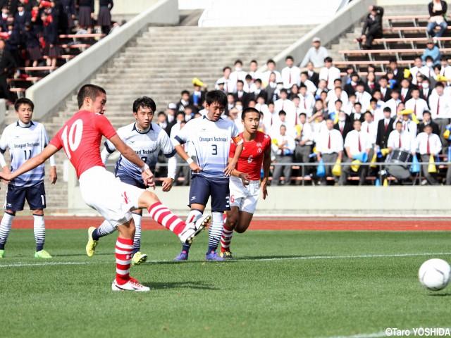 秋田商は県準決勝で6発。10番FW田近、MF松野竜、FW鈴木宝もゴール(8枚)