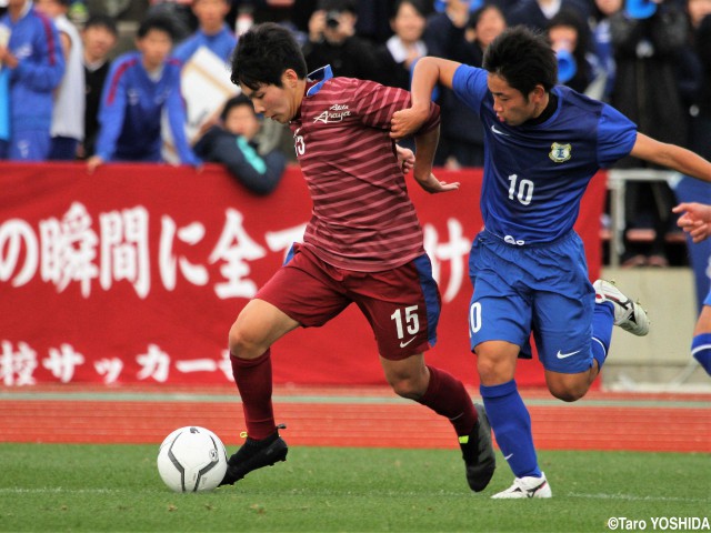 秋田決勝進出の新屋で一際目立つ背番号15。2年生MF松橋が攻守で大車輪の働き:秋田(4枚)