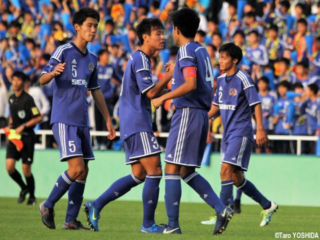 成立学園が準決勝突破し、1年前と同じ関東一との決勝へ。よりまとまって戦い、「去年の借りを返す」