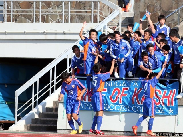 “サッカー専門学校”の開志学園JSC、帝京長岡の猛攻しのぎ3年ぶりに決勝進出:新潟