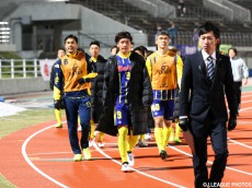 混乱続く群馬、試合後にトップ陣営“解体”を発表…京都はFW大黒がチーム救う同点弾(16枚)