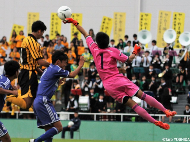 ここぞの場面でのセーブ光る。成立学園GK横井が完封勝利に大きく貢献(4枚)