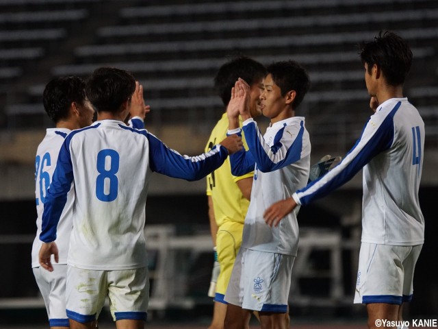 [関西]1点守った近大、関大に勝利し3連勝!MF粟飯原が値千金の決勝点(16枚)