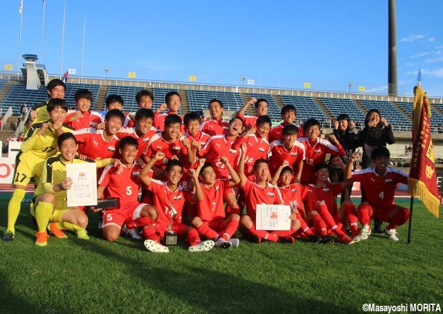 4度目の挑戦で初優勝!「一番勇気を持って戦えた」高知西が明徳義塾との延長戦を制す:高知