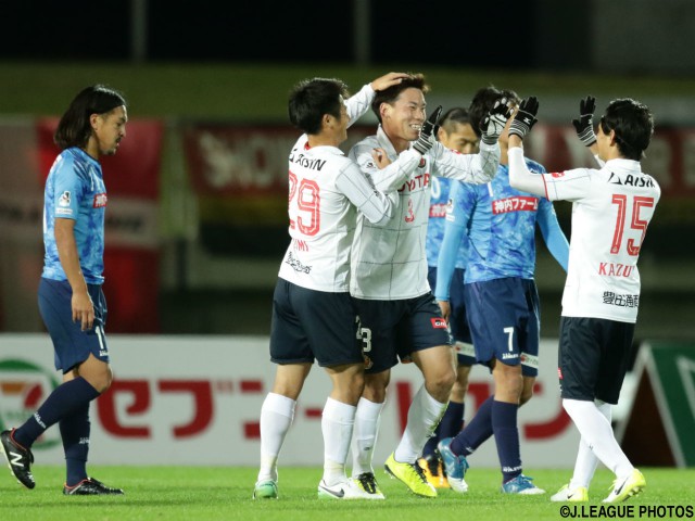 完封勝利の名古屋が3位でPOへ! 讃岐は8戦勝ちなしでシーズン終える(12枚)