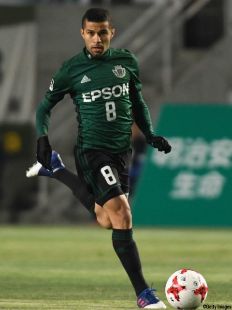 松本、今季27試合3得点のブラジル人MFセルジーニョと契約更新