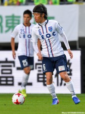 横浜FCがMF中里ら5選手と契約更新「来季は必ずJ1昇格しましょう!」