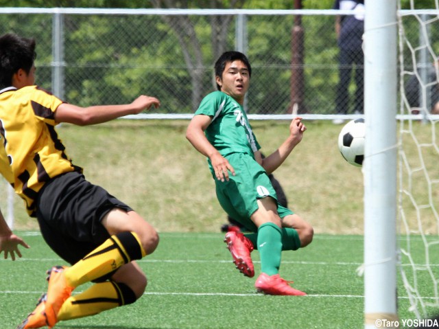 [球蹴男児U-16リーグ]FW岩永決勝ゴール、熊本国府が柳ヶ浦に競り勝つ(16枚)