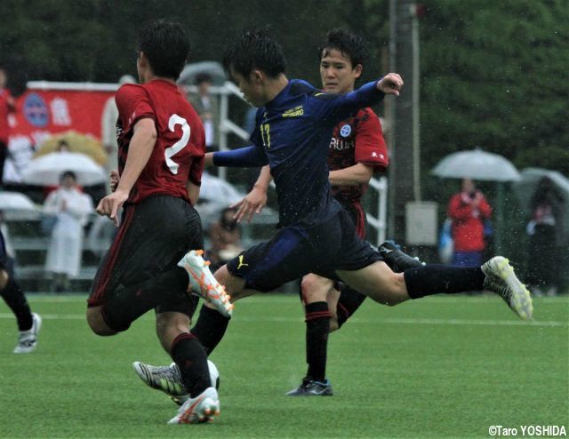 カウンターから右足一閃!多摩大目黒FW陸野が再び駒大高のゴール破る!:東京